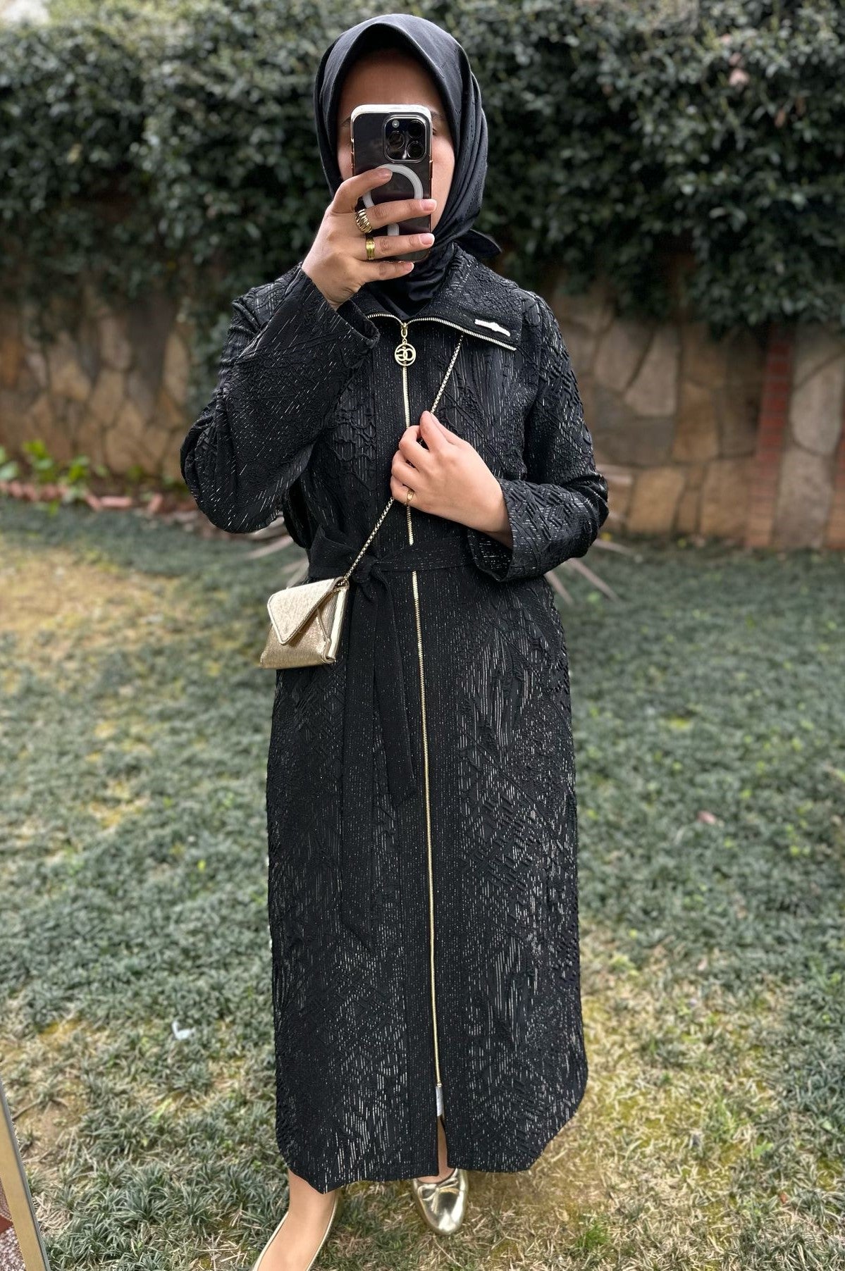 Broş Detaylı Kap Siyah