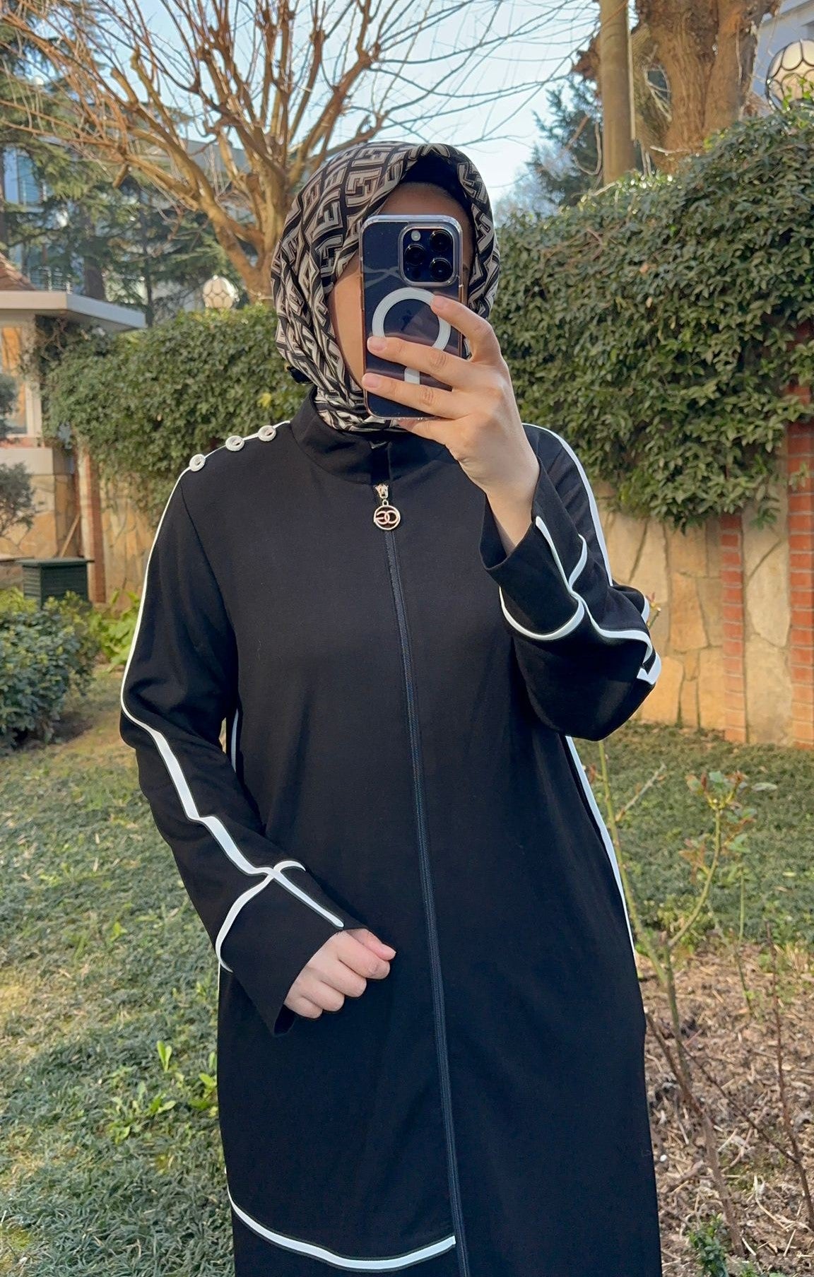 Beyaz Biye Detaylı Pardesü