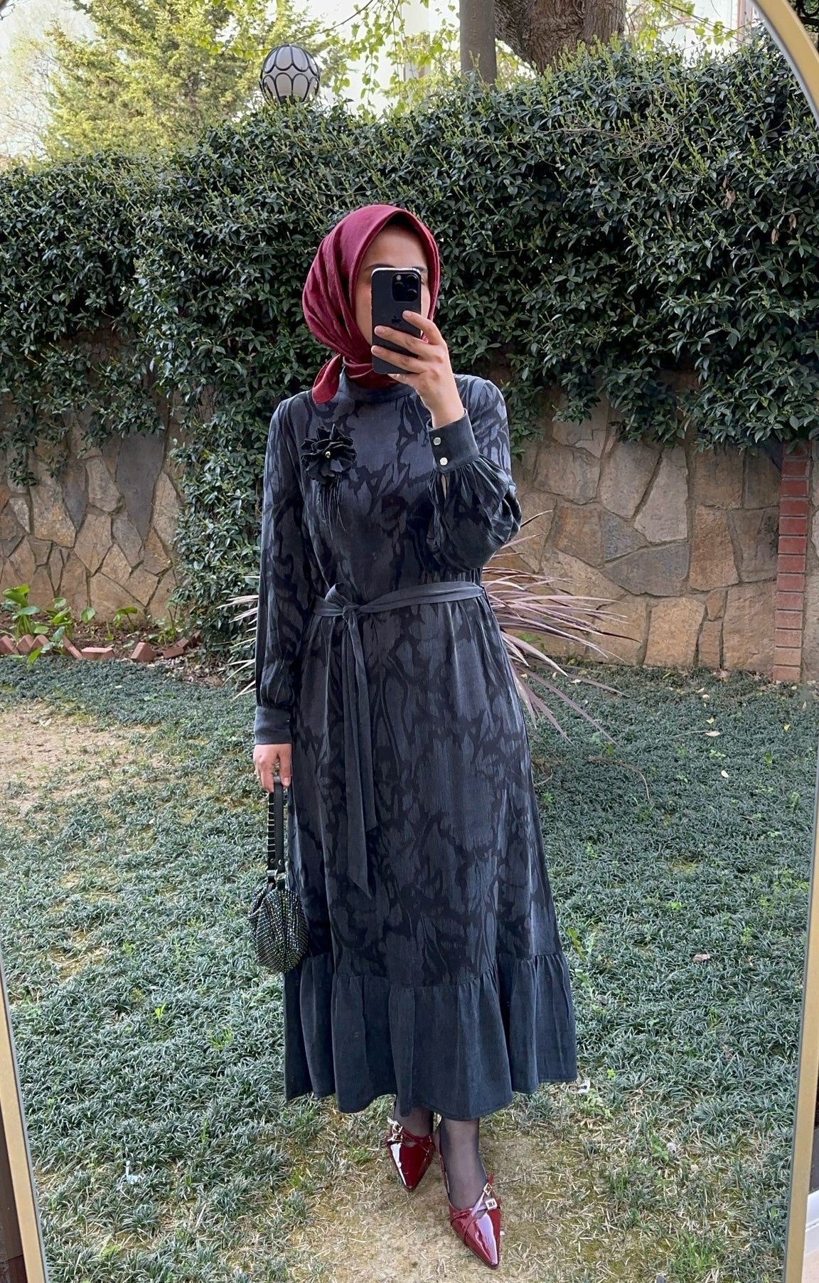 Broşlu Cupra Elbise Siyah