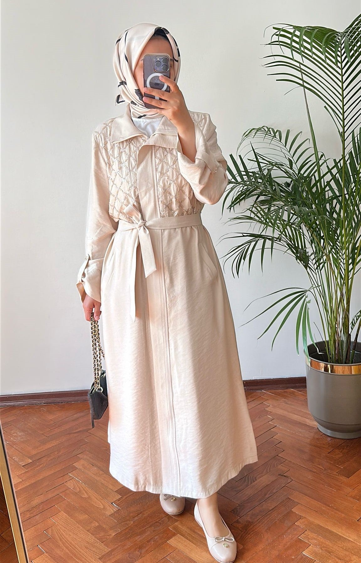 El İşleme Taş Detaylı Kap Bej