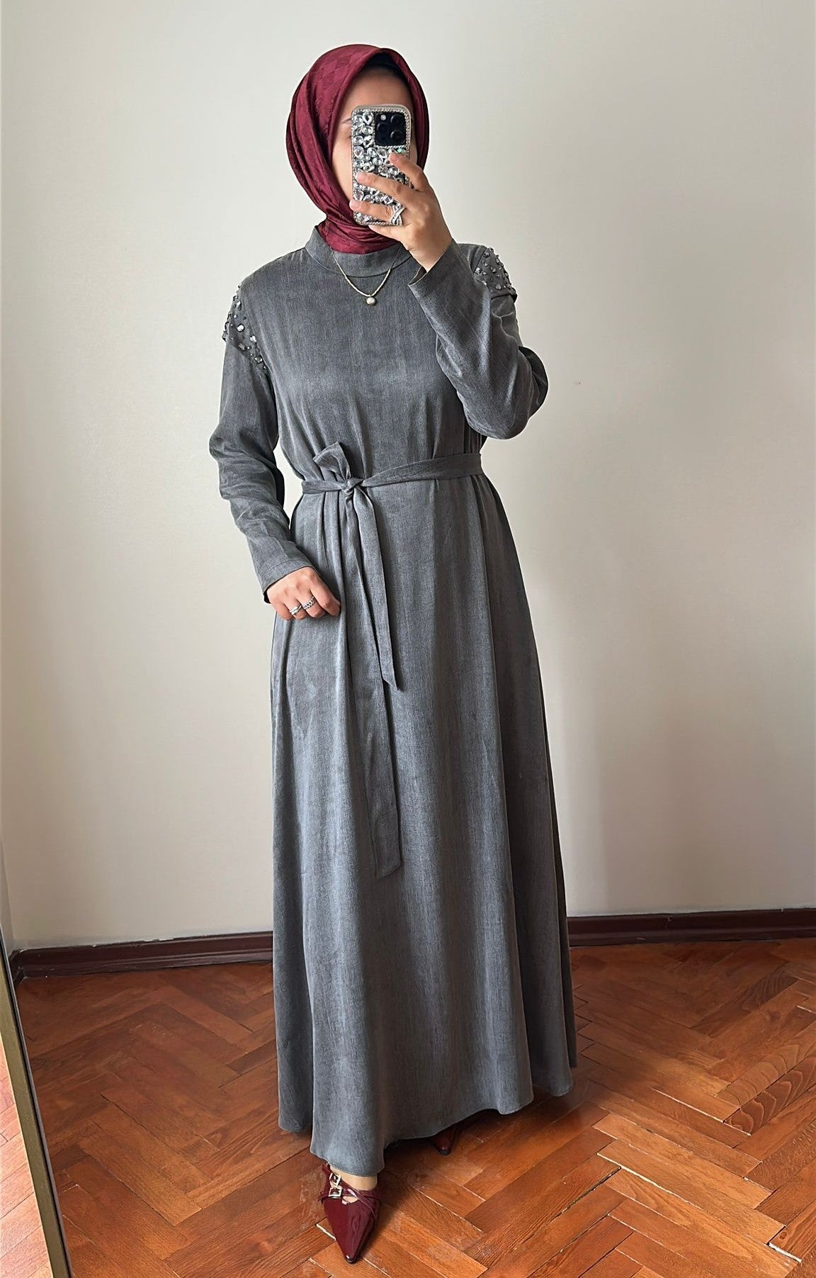 İşleme Detaylı İpek Cupra Elbise Gri