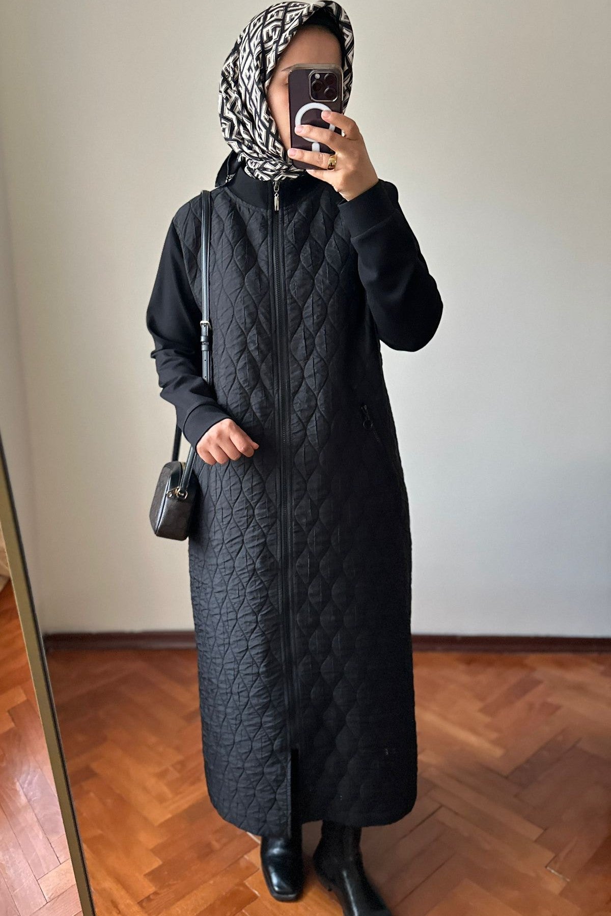 Fermuarlı Kapitone Kap Siyah